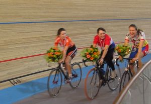 ereronde lotte, amy en winanda achtervolging juniordames 2008